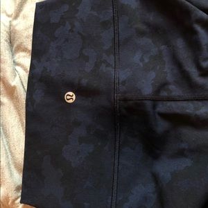 Lululemon leggings size 4